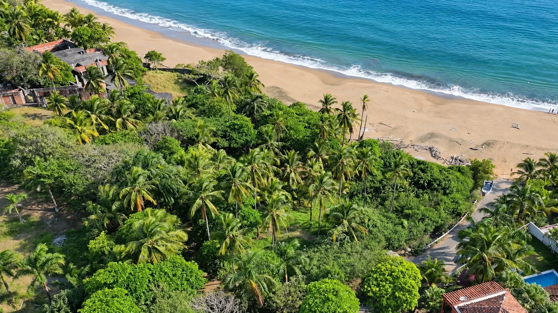 Vista aérea de terreno frente al mar en venta en Playa Destiladeros, Pedasí, Panamá