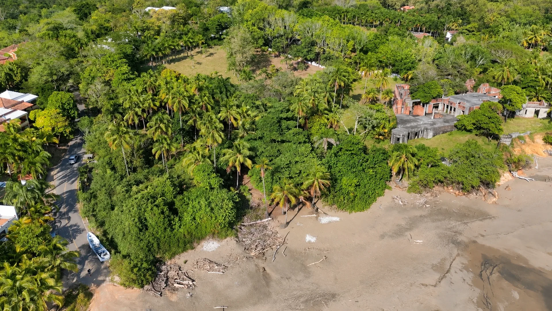 Terreno frente a la playa con acceso por camino asfaltado, Playa Destiladeros